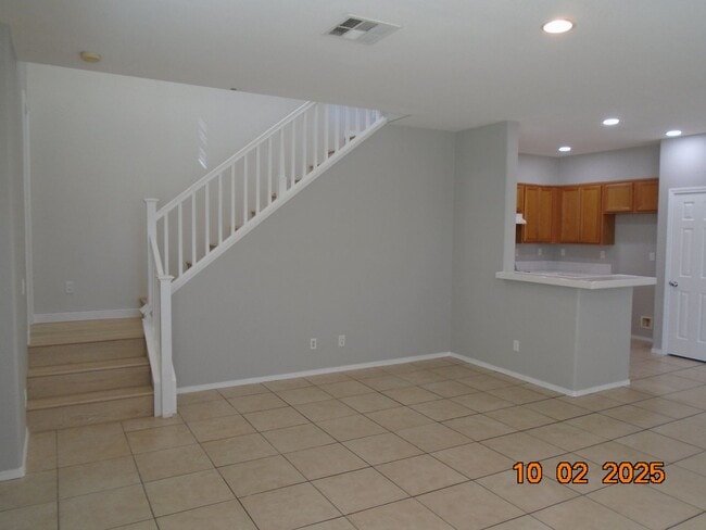Building Photo - 2 bedroom condo in Vineyards gated community