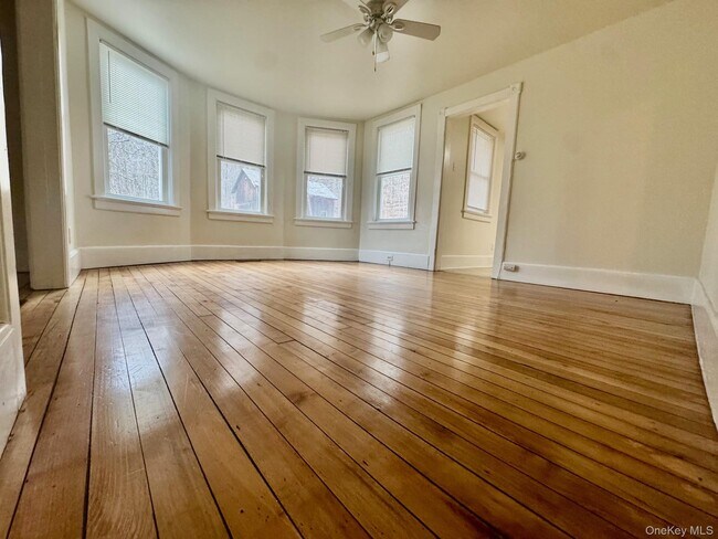 Building Photo - 82 State St