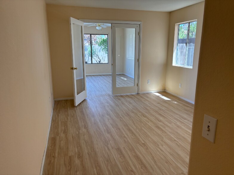 Building Photo - 5212 Del Rey Ave