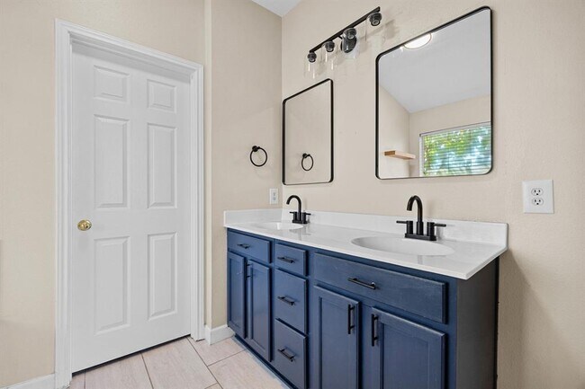 Building Photo - 1405 Ty Cobb Pl
