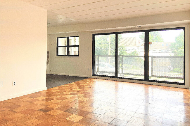 Living Room - 120 E Montgomery Ave