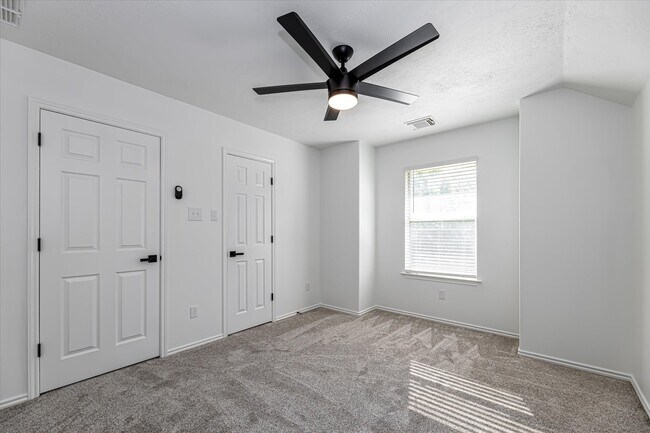 Building Photo - 150 S Star Ridge Cir