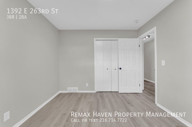 Building Photo - 1392 E 263rd St