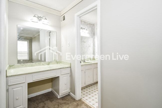 Building Photo - 6677 Silhouette Ave