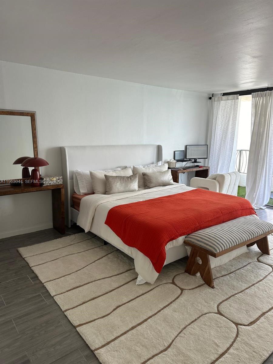 Building Photo - 555 NE 15th St