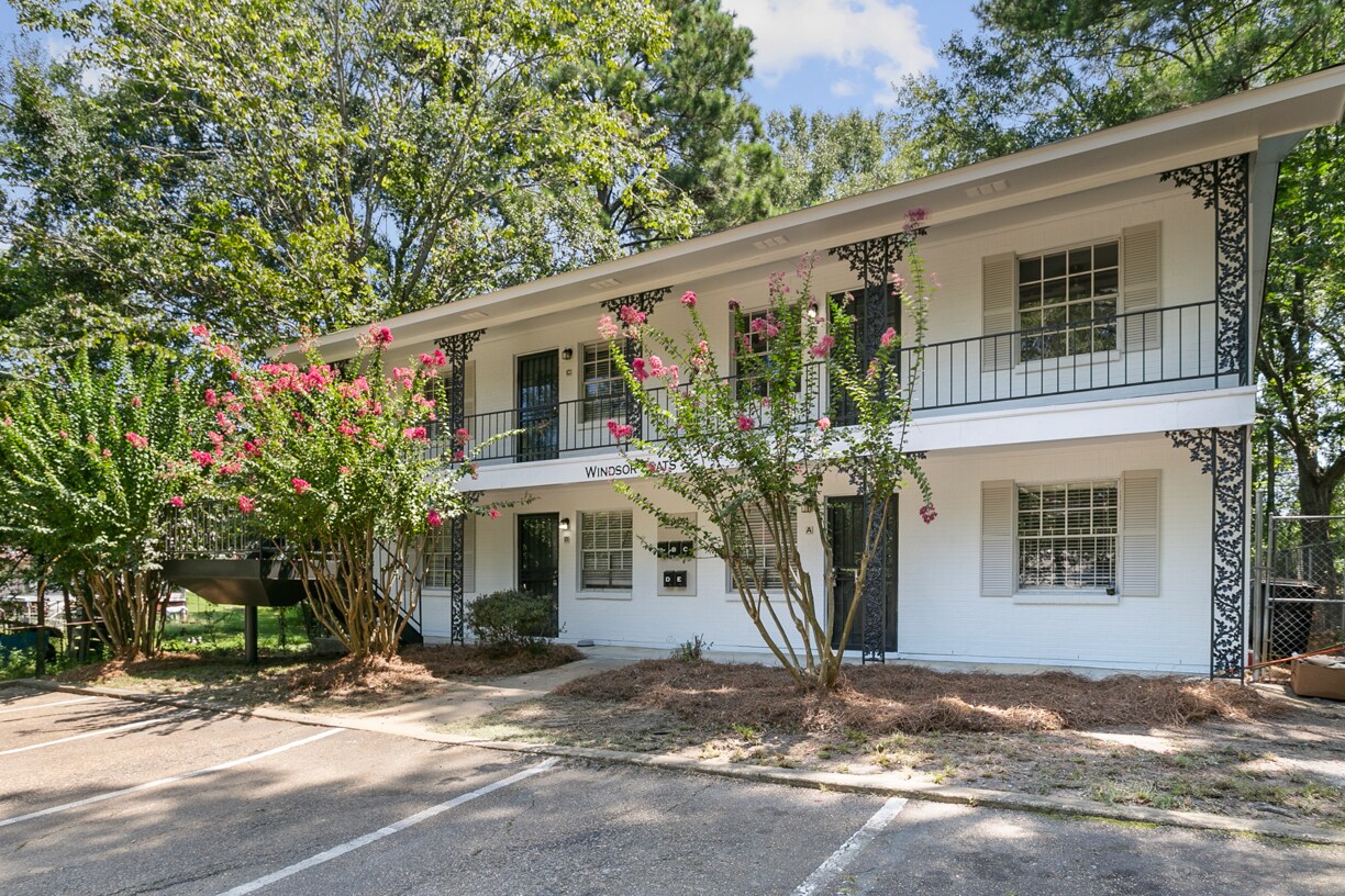 Building Photo - 2904 Windsor Ave