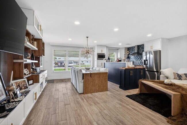 Building Photo - 212 High Point Blvd