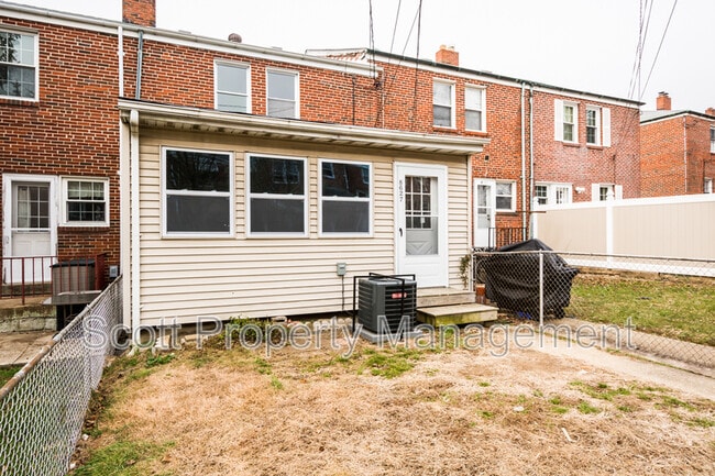 Building Photo - 8627 Willow Oak Rd