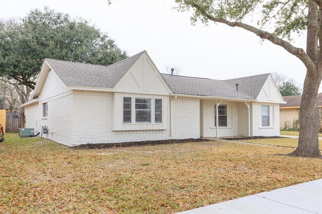 Building Photo - 3206 Cherry Creek Dr