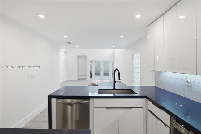 Building Photo - 1135 Oysterwood St