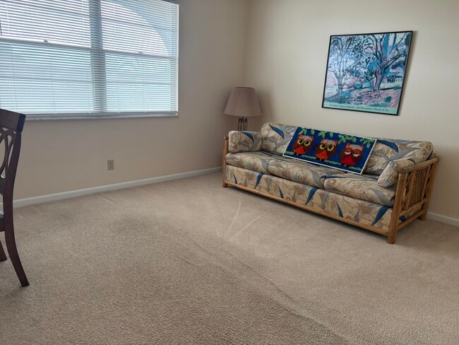 Building Photo - 2202 Lucaya Bend