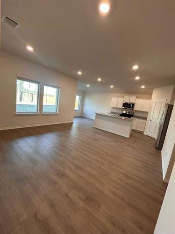 Building Photo - 521 Regiment Rd