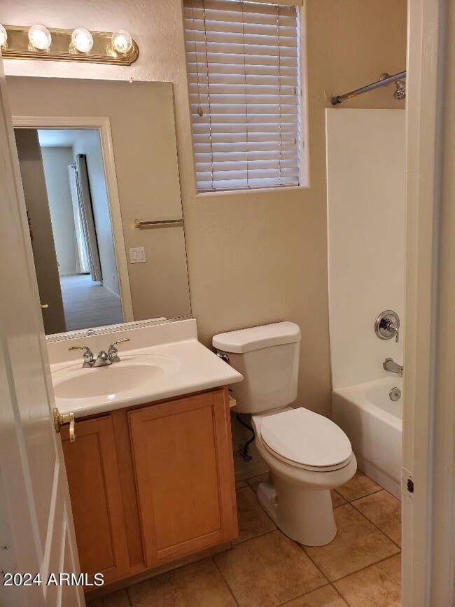 Building Photo - 1864 W Olive Way