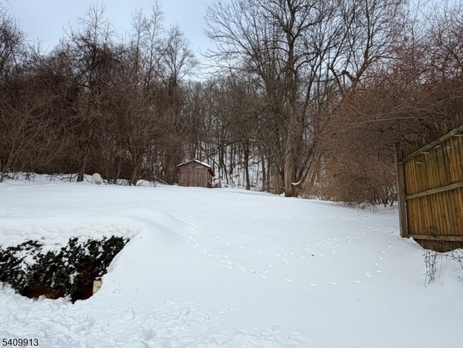 Building Photo - 147 Millbrook Ave