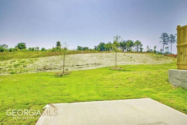 Building Photo - Prime Newnan Location! 2023 build, 3 bedroom townhome within walking distance to Downtown, The LI...