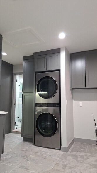 Building Photo - 6216 Paseo Canyon Dr