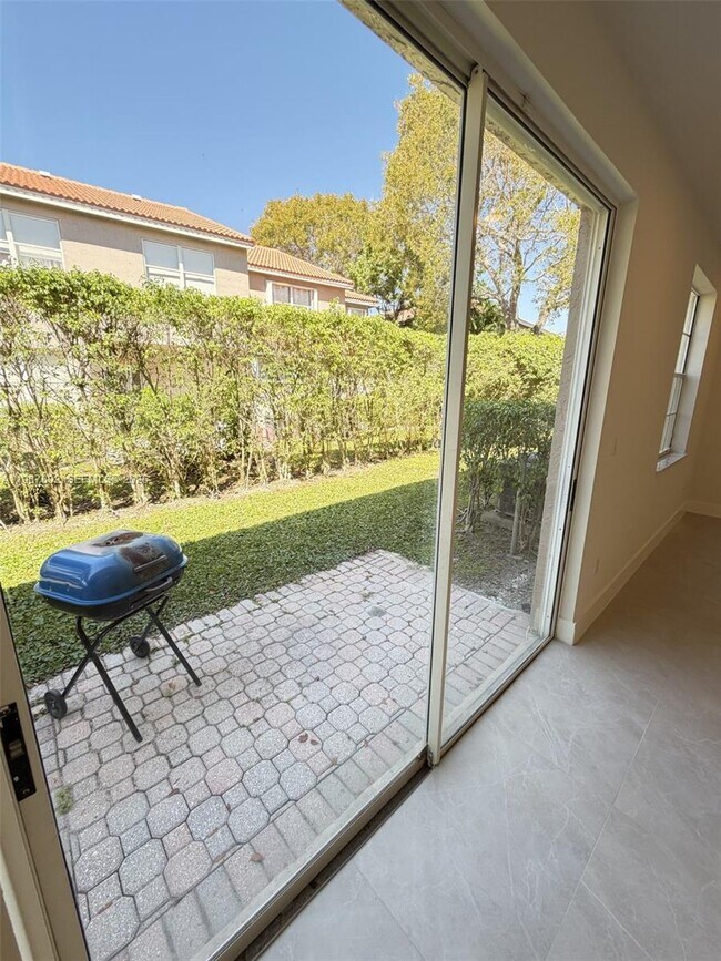 Building Photo - 20951 Vía Oleander