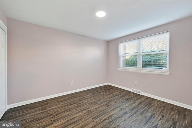 Building Photo - 4411 Falls Bridge Dr