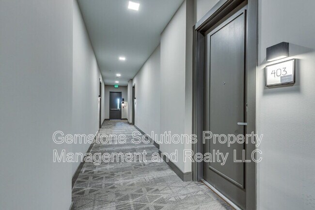 Building Photo - 1125 10th Ave N
