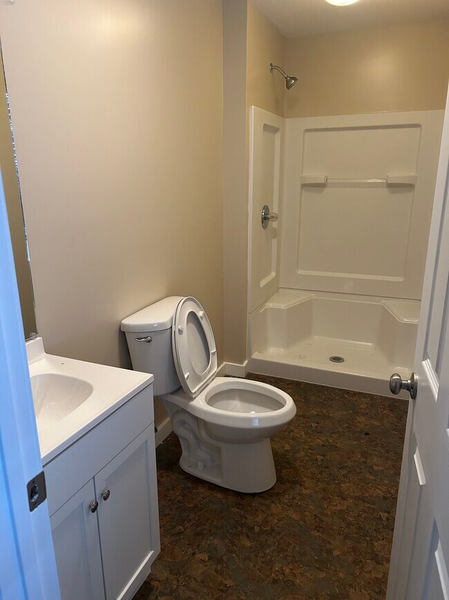 Building Photo - 258 Reynoir St