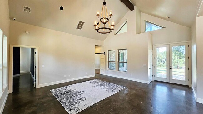 Building Photo - 6301 Hilltop Dr