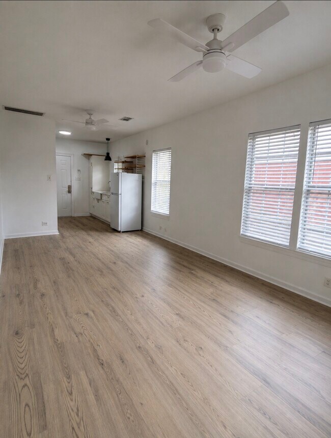 Building Photo - 3824 Woodleigh St