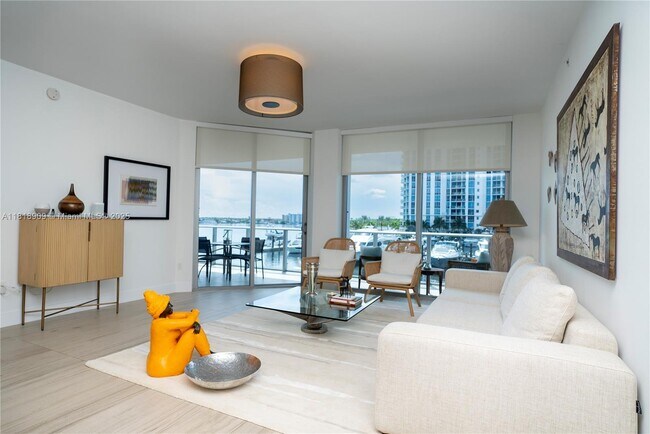 Building Photo - 17301 Biscayne Blvd