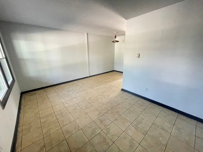 Building Photo - 111-2 Fairweight-