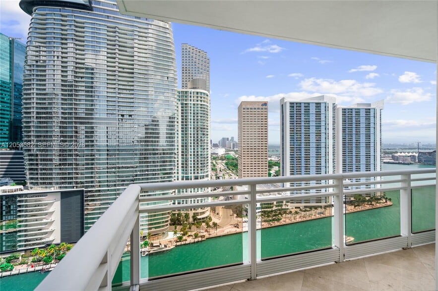Building Photo - 901 Brickell Key Blvd