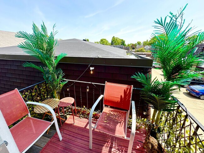 Building Photo - Rent-ready this July: 2 Bedroom and 1 Bath...