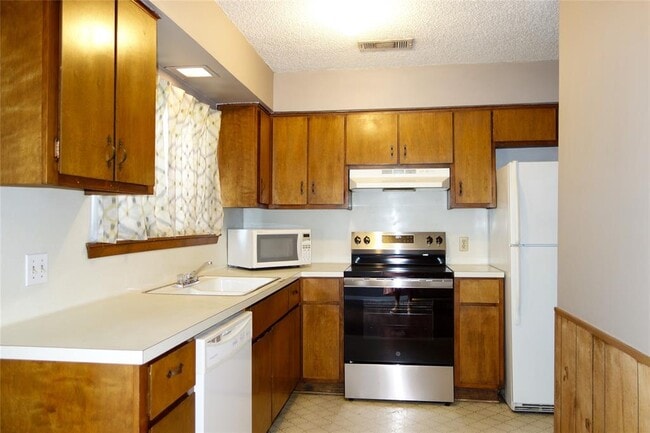 Building Photo - 1416 Cardinal Hill Dr