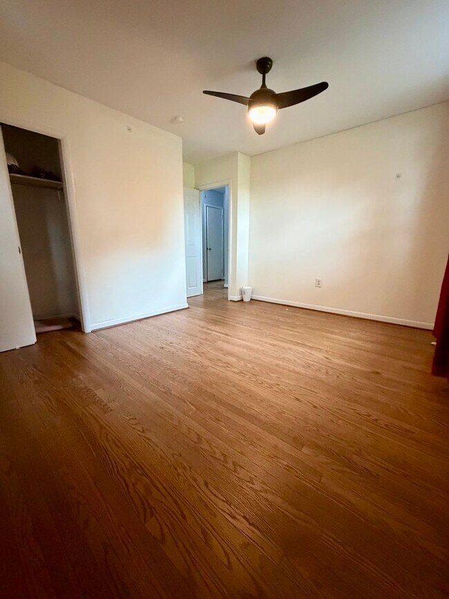 Building Photo - 300 Winding Way