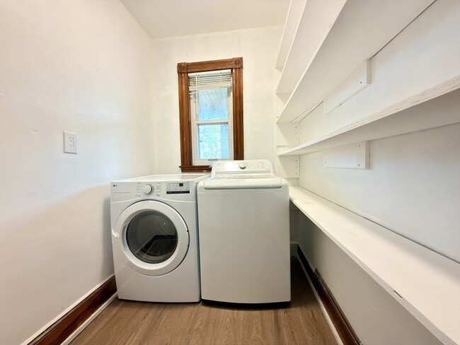 Building Photo - 18 Harold Park