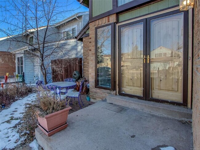 Building Photo - 854 S Rifle Way