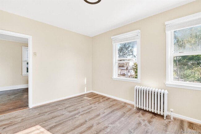 Building Photo - 270 Sickles Ave