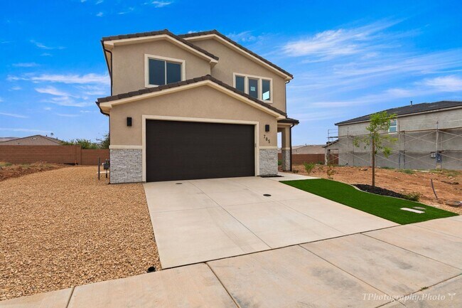 Building Photo - Stunning 4-Bedroom Home!