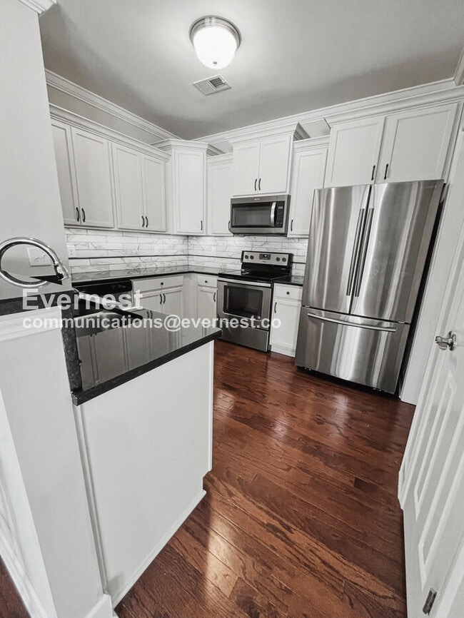 Building Photo - 2007 Oak Trail Dr