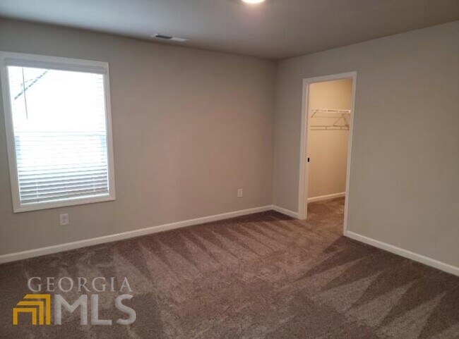 Building Photo - 275 S Ridge