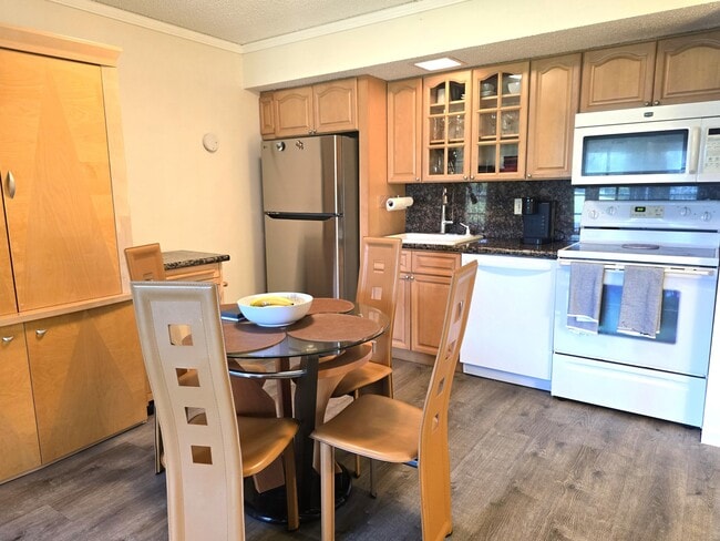 Building Photo - 4501 Martinique Way