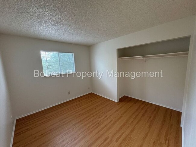 Building Photo - 1501 N Edmonds Dr