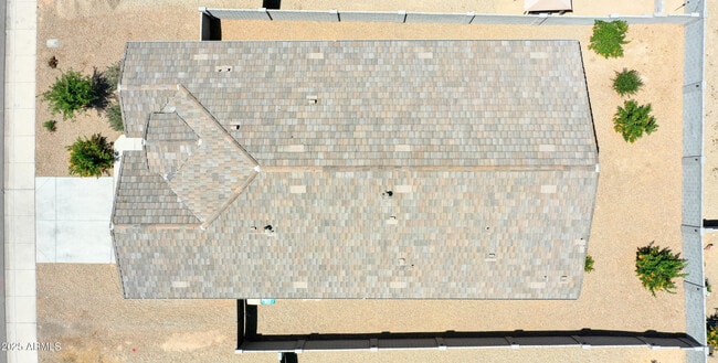 Building Photo - 24380 W Jones Ave