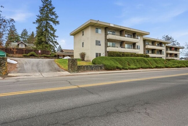 Building Photo - 3106 E 27th Ave