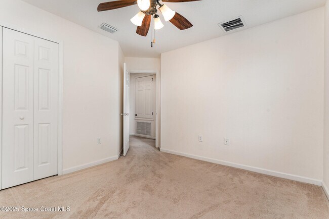 Building Photo - 1695 Litchfield Dr