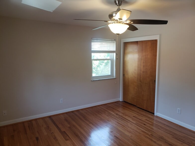 Building Photo - 4929 Kelsch Ln