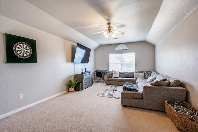 Building Photo - 3523 Lincoln Dr