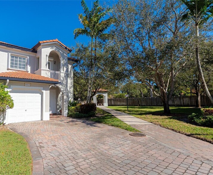 Building Photo - 11851 SW 80th Ter