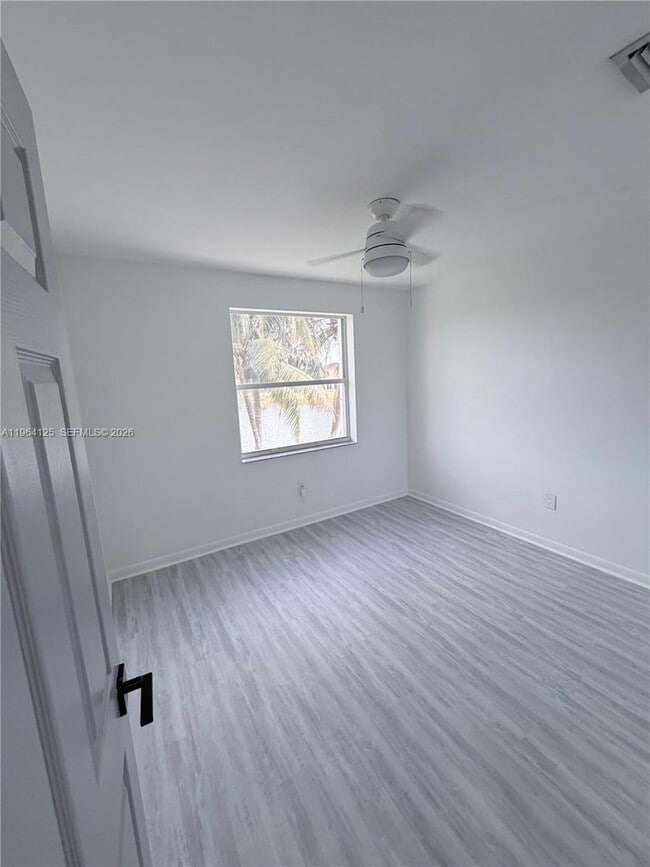 Building Photo - 15102 NW 7th Ct