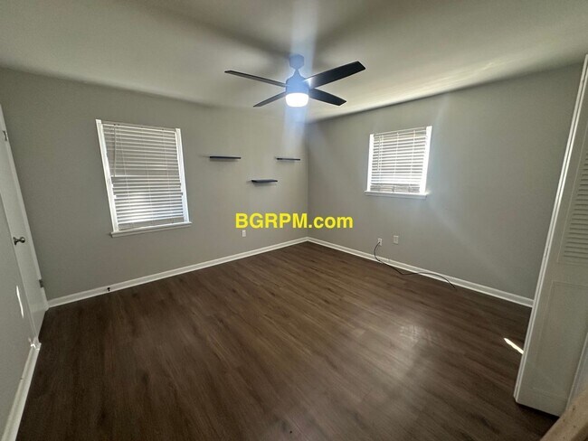 Building Photo - 3 Bed House for rent in NLR