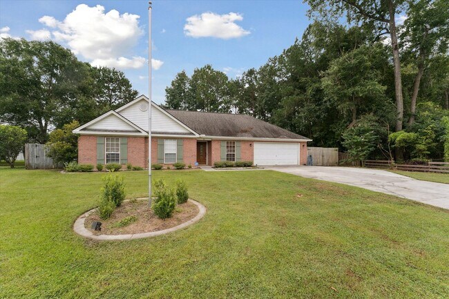 Building Photo - $500 RENT CREDIT | MOVE-IN READY! (Pet Friendly)