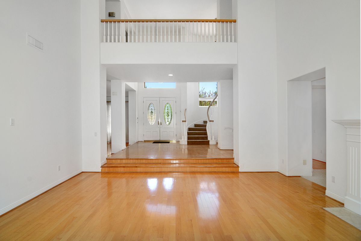Building Photo - 25339 Prado De Los Arboles